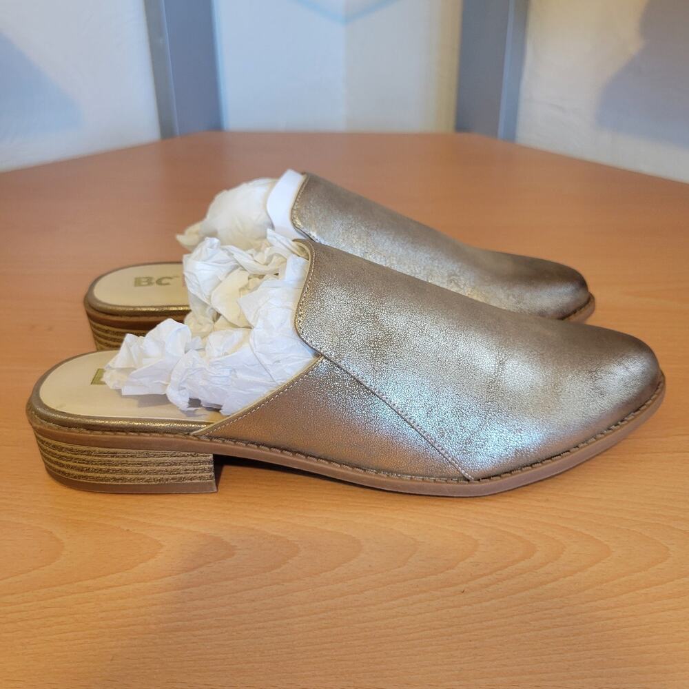 Born in California 'Look at Me' Gold Distressed Metallic Slip On Shoes